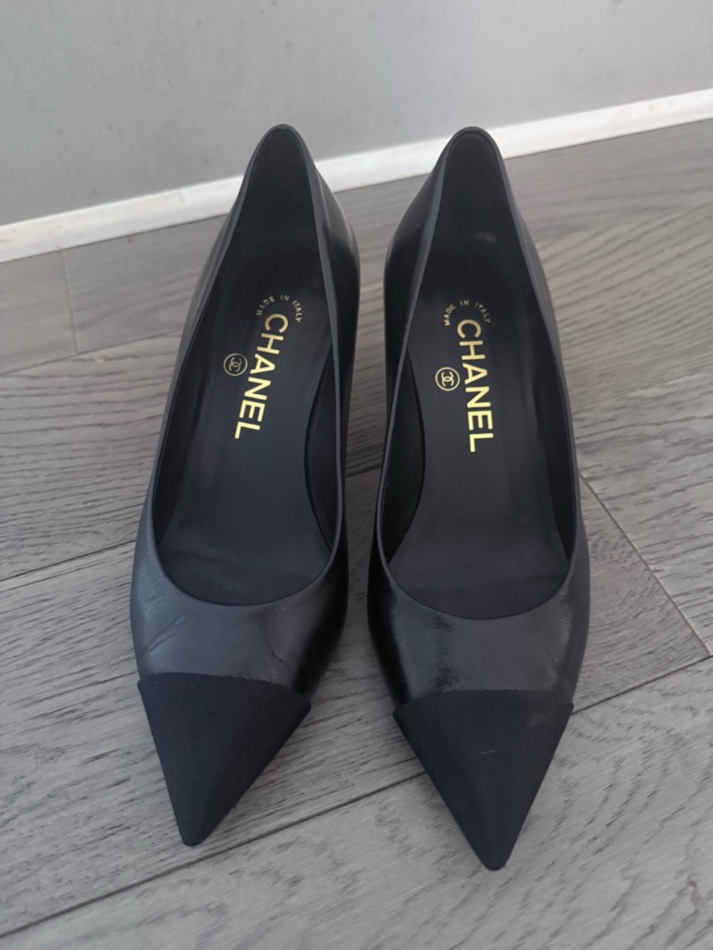 CHANEL Leather Cap Toe Logo Back Pumps - Picture 3 of 9